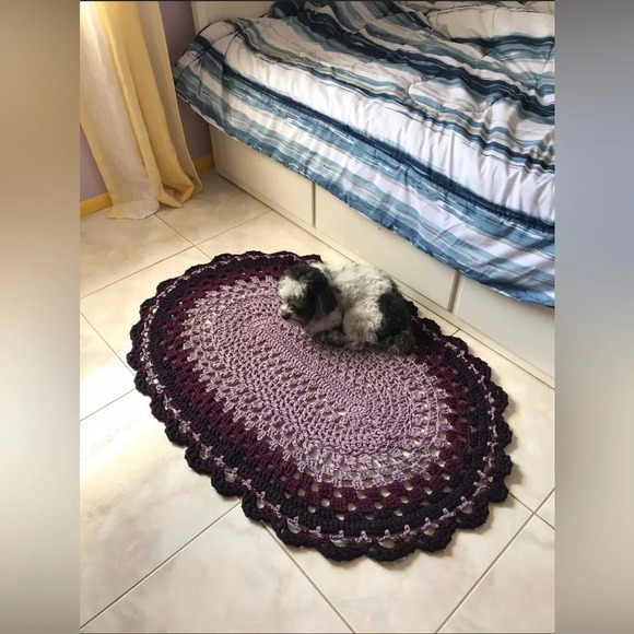 Handmade crochet rug. - Picture 4 of 6